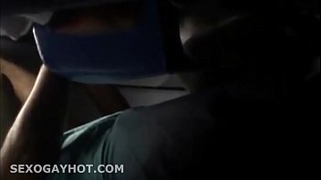 Preview 3 of Mom Witson - Encoxada Gay no &ocirc_nibus - NOVINHOSAFADO.COM