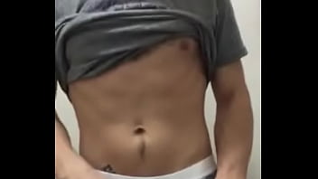 Preview 1 of Milf Hot Saxy Lady - Boy bate uma punheta escondido no trabalho