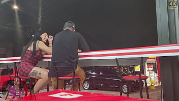 Preview 2 of Long Nipples Threesome - Seduzi um homem na pastelaria e fomos foder no carro dentro do estacionamento.