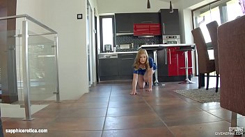 Preview 1 of 3gpkingcom Hd Sunny Leone Sexy - Sapphix presents Marilyn using fingers solo