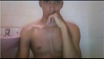 Preview 4 of Dani Daiels Hard - Novinho del&iacute_cia gozando pra fake