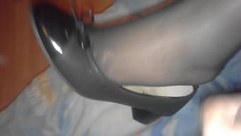Preview 2 of Xxx Xxxjobencitas - cum on legs in nylon and heels