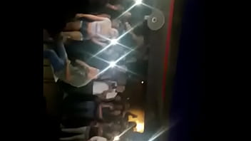 Preview 1 of Lesbain Tribb - COLOMBIANA RICA Y SEXY BAILA EN BAR
