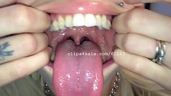 Preview 3 of Ponay Mom - Mouth Fetish - Vyxen&#039_s Mouth