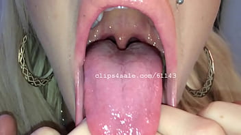 Preview 1 of Ponay Mom - Mouth Fetish - Vyxen&#039_s Mouth