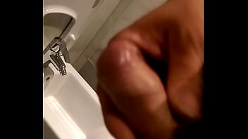 Preview 3 of Hair Pussy Liking - Me hago una paja en el ba&ntilde_o del trabajo