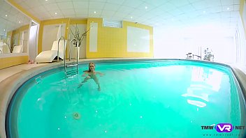 Preview 1 of Indian Sixy Hd - Tmw VR net - Nancy A - BLONDE ENJOYS SOLO PLAY IN A POOL