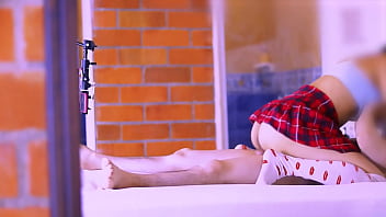 Preview 4 of Angeles Porn - La madrastra y el estudiante compartieron una risa suave en la cocina.