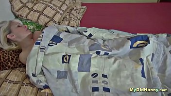 Preview 1 of Morning Sex Hindi - Gilf likes threesome