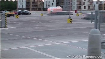 Preview 3 of Grampo Nos Bicos - Cute blonde teen girl public gang bang orgy threesome with 2 teen guys