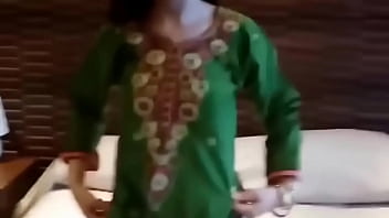 Preview 2 of Ibu Rt Mesum - Delhi escort showing her pussy alone in the room