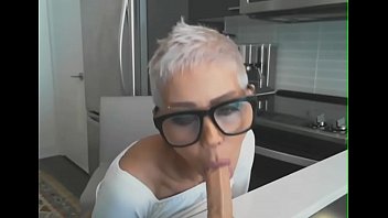Preview 1 of 2 Moms And Daughter - Milf with big tits on webcam - SCORTX.COM