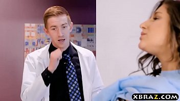 Preview 1 of Smp Maininmemek - Doctor finally makes teen have an orgasm where she squirts