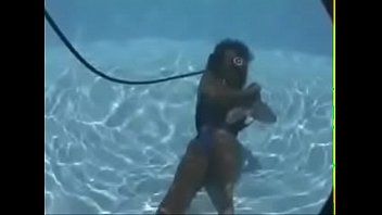 Preview 2 of Mamadas Novinhas Brasil - 7240969 underwater bounded