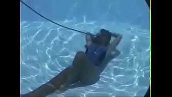 Preview 1 of Mamadas Novinhas Brasil - 7240969 underwater bounded