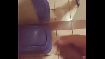 Preview 3 of Xxxii Hb Com - Chibolo quiere tirar 2