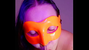 Preview 2 of Hot Borno Xxx - La Mucama Del Bar Hace Videos Masturbandose Para Vender A Sus Clientes 2
