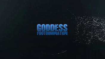 Preview 1 of Aunty Pussy Visible - I See You Like Feet starring Lola Fae