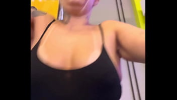 Preview 2 of Burglars Fuck Wife With Ski Mask - Na academia do pr&eacute_dio q eu moro os moradores passando e olhando minha buceta molhada e os bicos dos meios peitos durinhos !