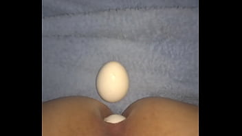 Preview 3 of Russian Girl Teen Sex Videos Hot - brincando com ovos