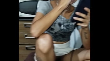 Preview 2 of Xxx Sss Mmm - Exibindo a buceta peluda da esposa milf