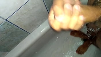 Preview 3 of Shemale Paizuri - en la ducha