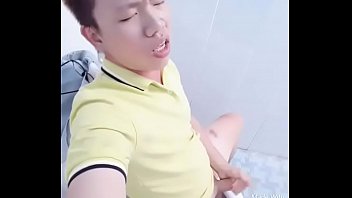 Preview 3 of Begs For Brutal Fuck - Đang đi l&agrave_m ,  nứng qu&aacute_ v&agrave_o WC suck lun