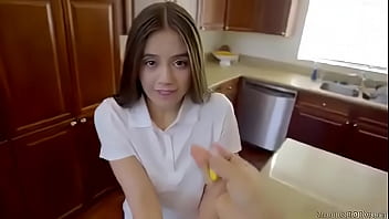 Preview 1 of Meth White Girl - Joven colegiala es follada en la cocina