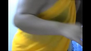 Preview 1 of Orel Sexi Video - desi priya aunty saree strip  and teasing