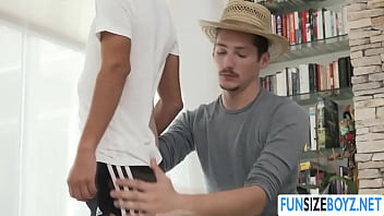 Preview 1 of Molly Familjeflickan 1978 - Bob Knight bareback fucks Gay teen Damien Grey