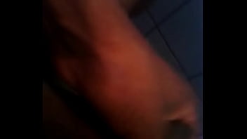 Preview 1 of Muscle Women Hump Porn - Safadinho gostoso na punheta.