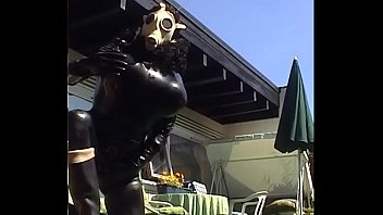 Preview 3 of Ddf Natwock - Roxina2004SexyBustyRubberGurlOut170704XXL.WMV