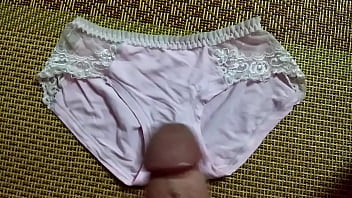 Preview 2 of Karina Linne Lesbian Seduce - Sịp hồng đ&aacute_ng y&ecirc_u  | Cum on panties compilation the best!