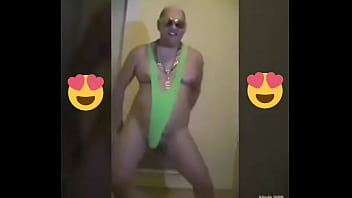 Preview 3 of Xxxmbi Hd - Who is this big ass??