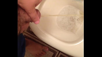 Preview 2 of Indian Wif Sharing - Mijando para um macho
