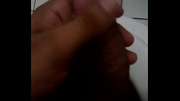 Preview 2 of Big Cilt Oral - Punhetando no banheiro