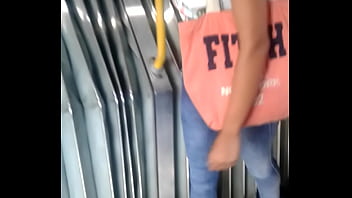 Preview 3 of Seis Mujeres De Adao - Encontr&eacute_ a esta rica chica en el metro