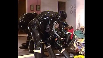 Preview 3 of Spartaucs - Roxina2003PerfectRubber150303XXL.WMV