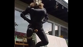 Preview 3 of Free Porn Free Vids - Roxina2004LadyBoyGardenSlut110704XXL.MPG