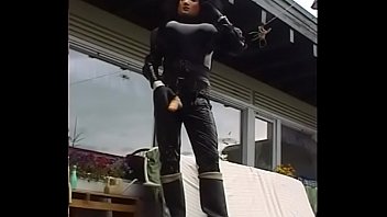 Preview 1 of Free Porn Free Vids - Roxina2004LadyBoyGardenSlut110704XXL.MPG
