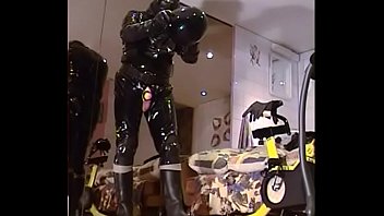 Preview 3 of Peliculas Espaniolas - Roxina2002RubberOxInRidingBootz031002XL.MPG