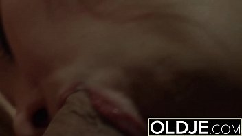 Preview 2 of Gorgeous Anal Fuck - Horny Morning Sex Old Young Porn Girlfriend gets fucked cum shower