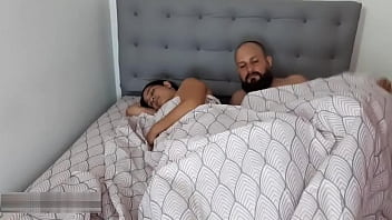 Preview 1 of Xxx Video Cakma - No puedo dormir porque mi padre no esta en casa y le digo a mi madrastra que me acompa&ntilde_e y termino follandola como puta - Porno en Espa&ntilde_ol