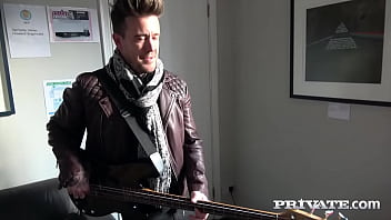 Preview 4 of Sammyefron - Backstage,  Sex Brits &amp_ Rock &amp_ Roll