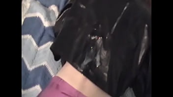 Preview 4 of Petits Feist - Le llena de semen las calzas y la campera