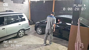Preview 1 of Pumped Up Hairy Fat Hd - Novinha leva carro no mec&acirc_nico e levou pau