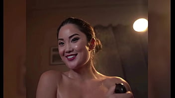 Preview 4 of Main Payudara Besar - Asian Amateur Upskirt Striptease