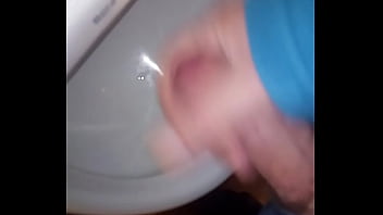 Preview 3 of Nipple Sucking Chips - otra pajilla en aseo publico