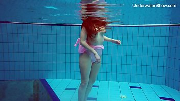 Preview 3 of Wwxxvideocom - Redhead Simonna showing her body underwater