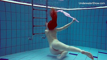 Preview 4 of Wwxxvideocom - Redhead Simonna showing her body underwater